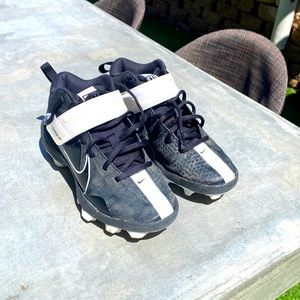 NIKE TROUT BASEBALL CLEAT SIZE 5.5